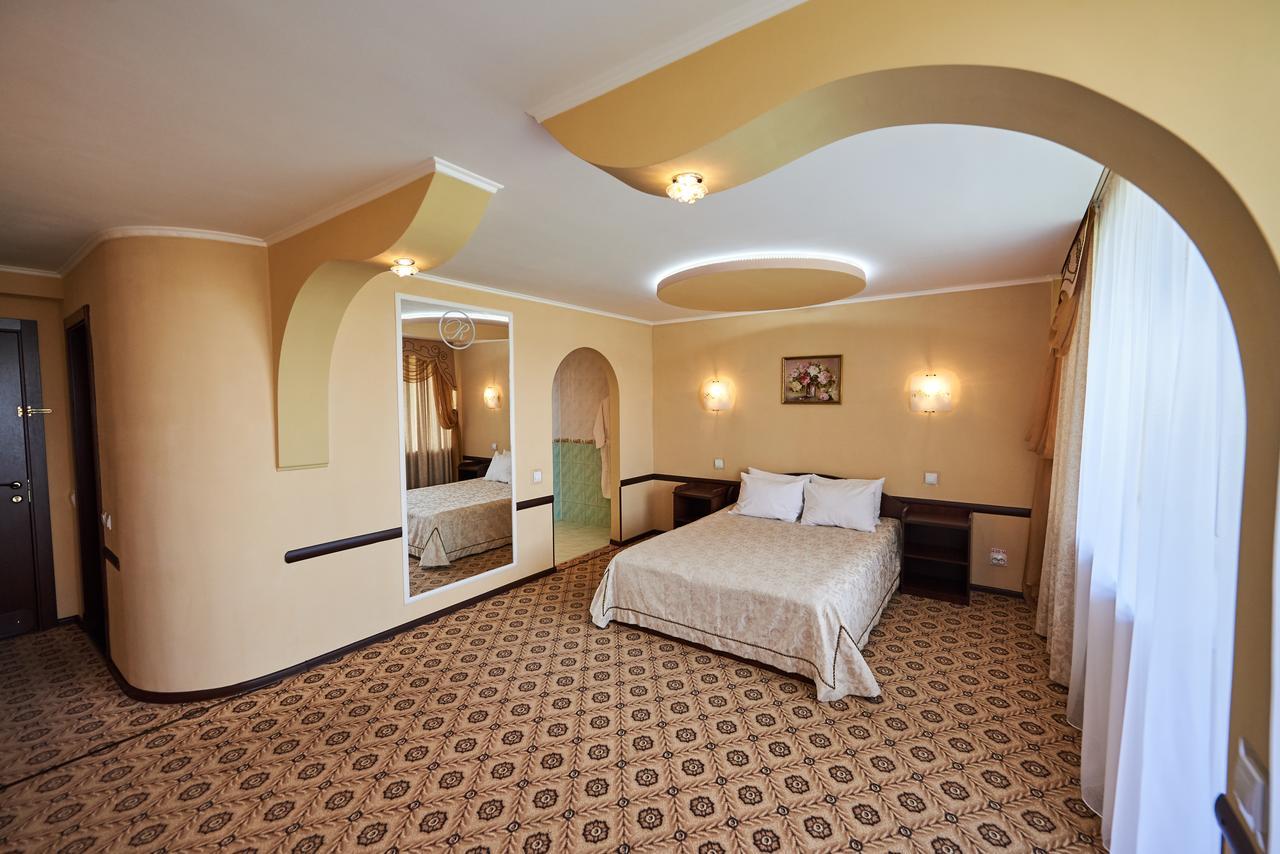 Rassvet Hotel Dnjepropetovsk Buitenkant foto